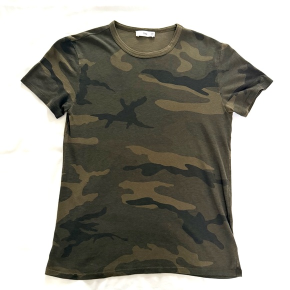 Aritzia TNA Camo Short Sleeve Tee in Olive and Dark Brown XXS - Picture 4 of 8